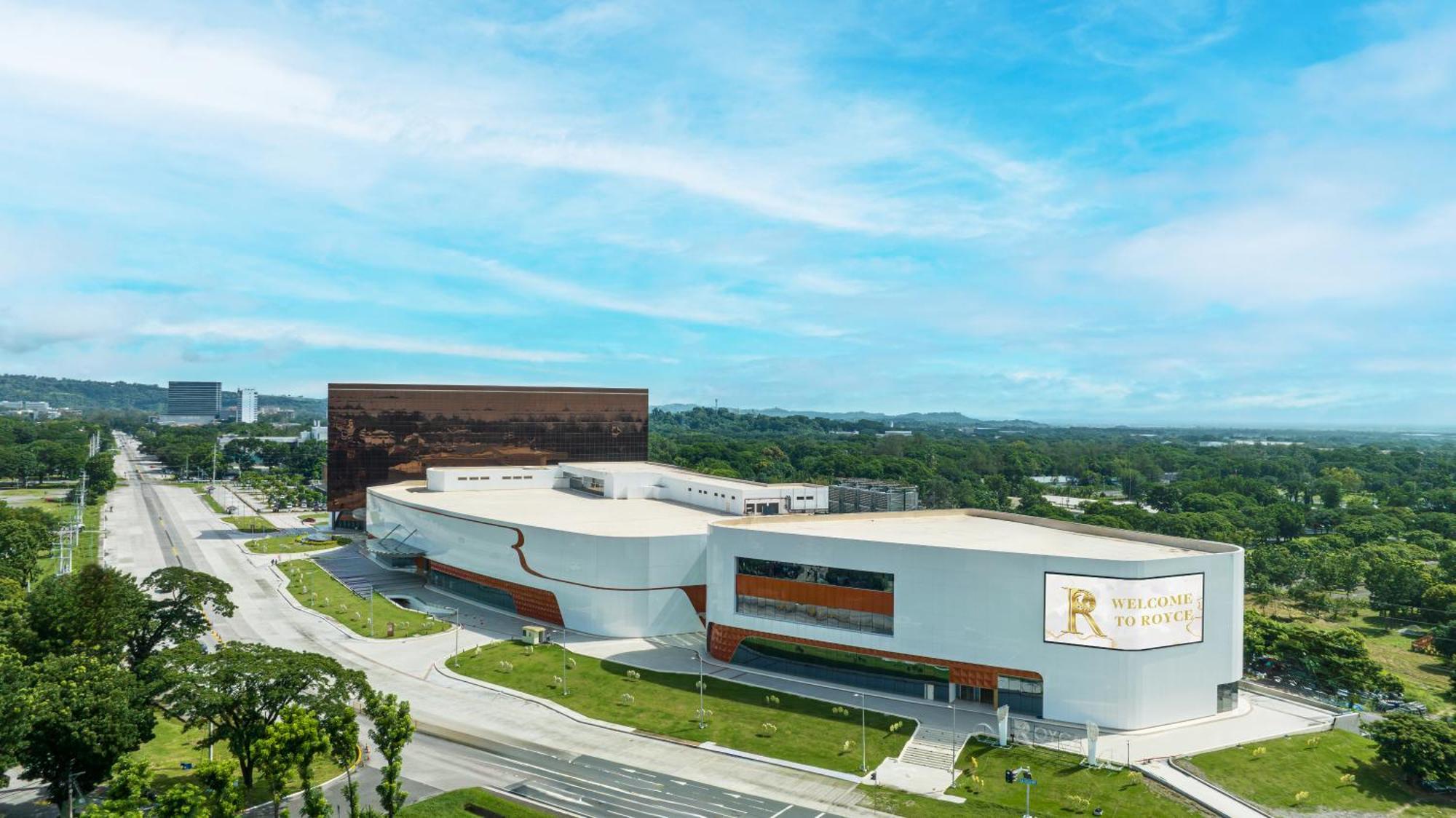 Royce Hotel & Casino Clark Field Exterior foto