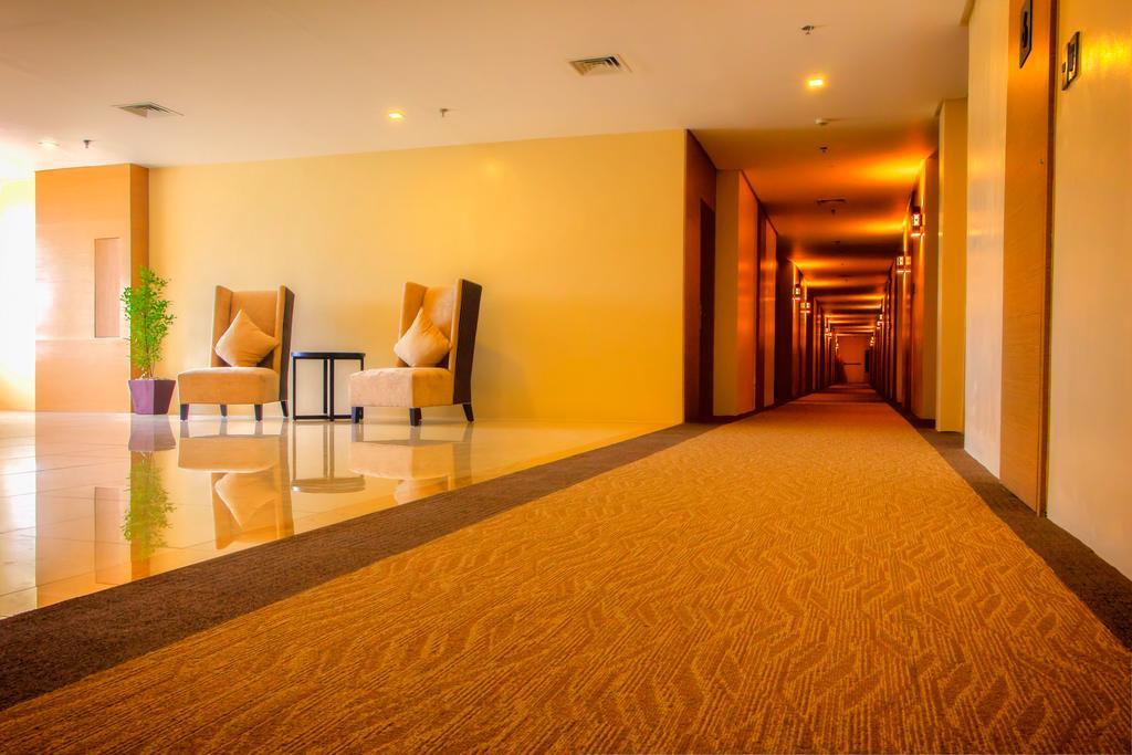 Royce Hotel & Casino Clark Field Zimmer foto